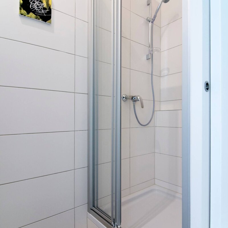 Badezimmer mit Dusche