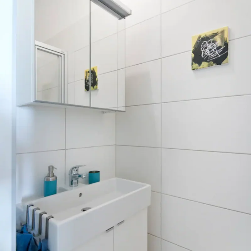 Badezimmer mit Waschtisch