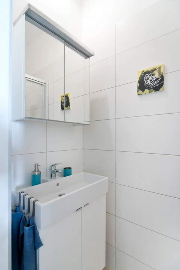 Badezimmer mit Waschtisch