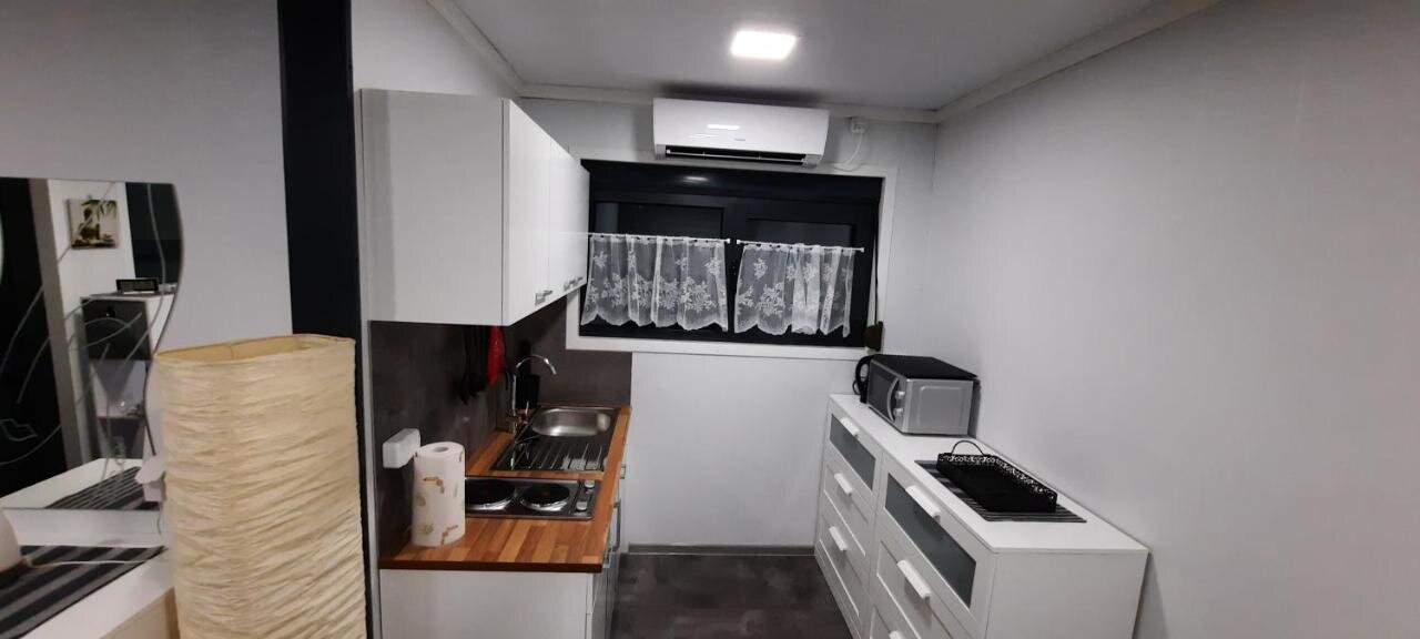 inkl. Mikrowelle, Backofen, Kaffeemaschine, Kühlschrank