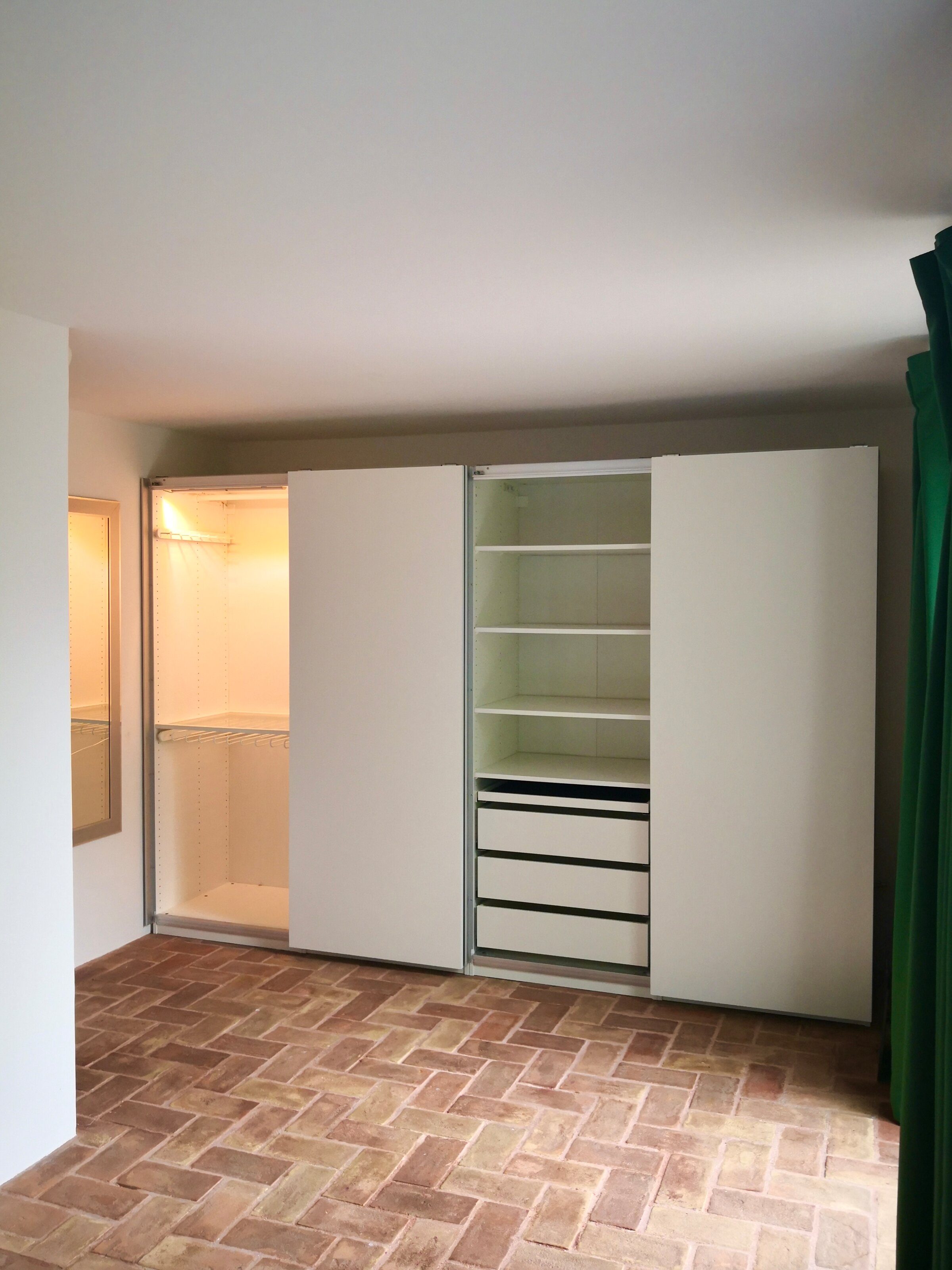 Schrank Schlafzimmer