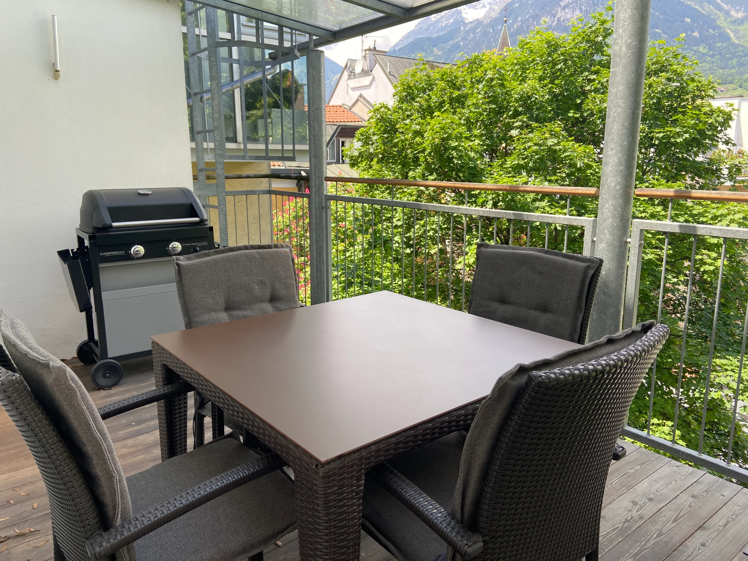 Terrasse mit Essbereich