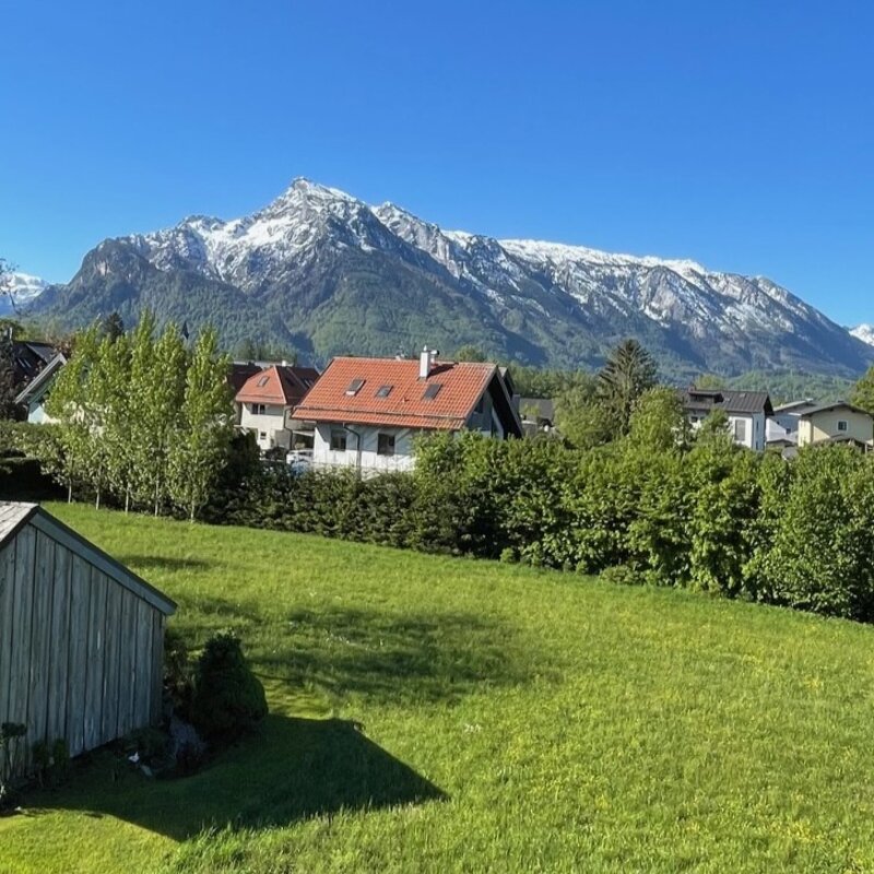 Grüne Wiese, Holzhütte & Alpenpanorama: 1-Zimmer Apartment zur Kurzzeitmiete & Wohnen auf Zeit 1–6 Monate in Salzburg