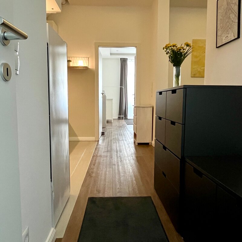 Short corridor to the kitchen and the living room