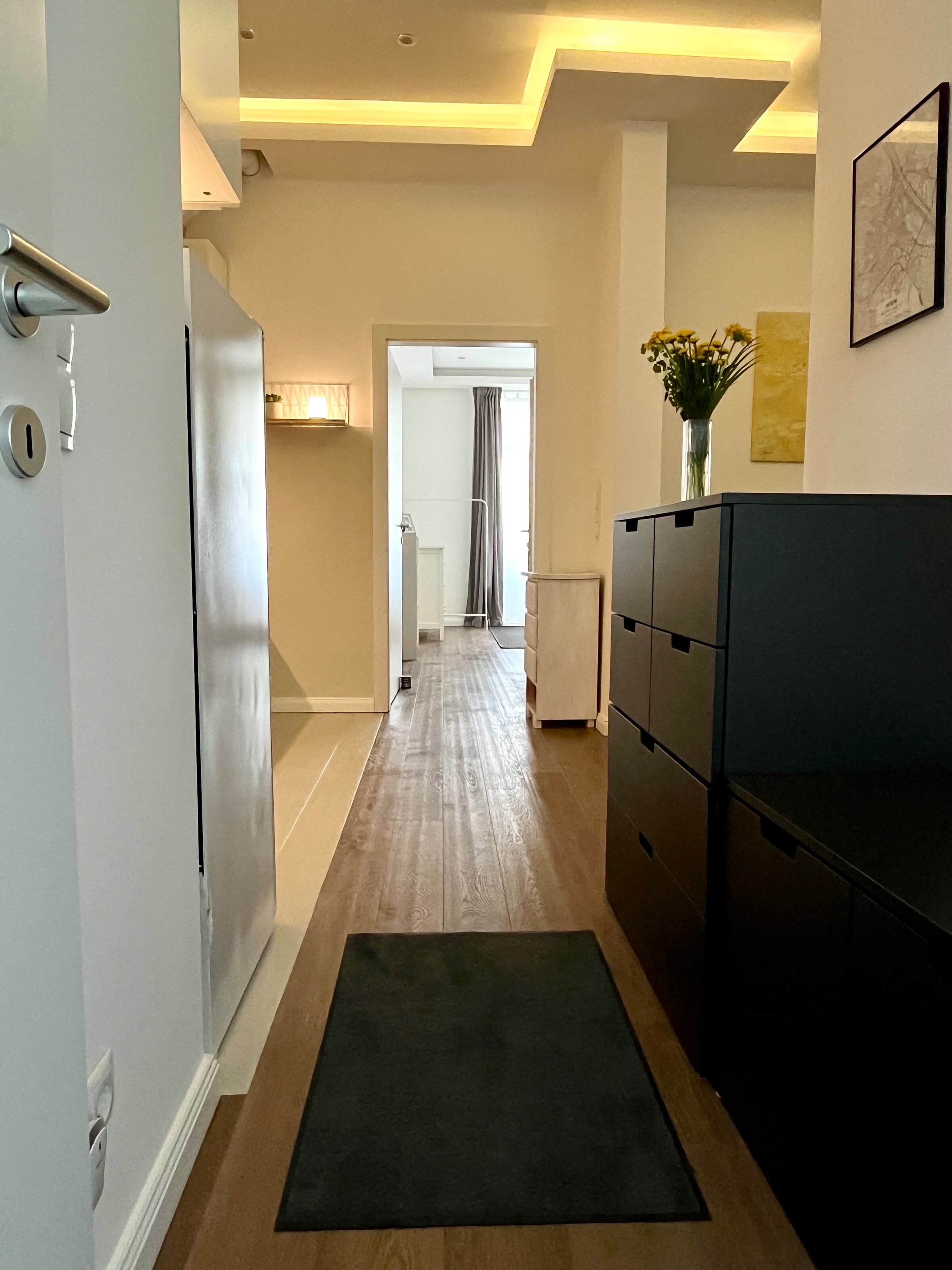 Short corridor to the kitchen and the living room