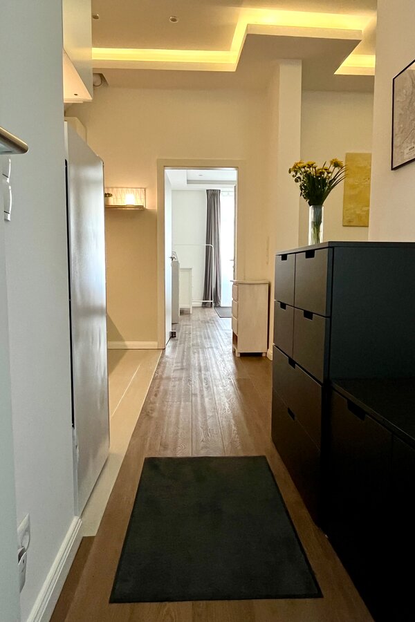 Short corridor to the kitchen and the living room