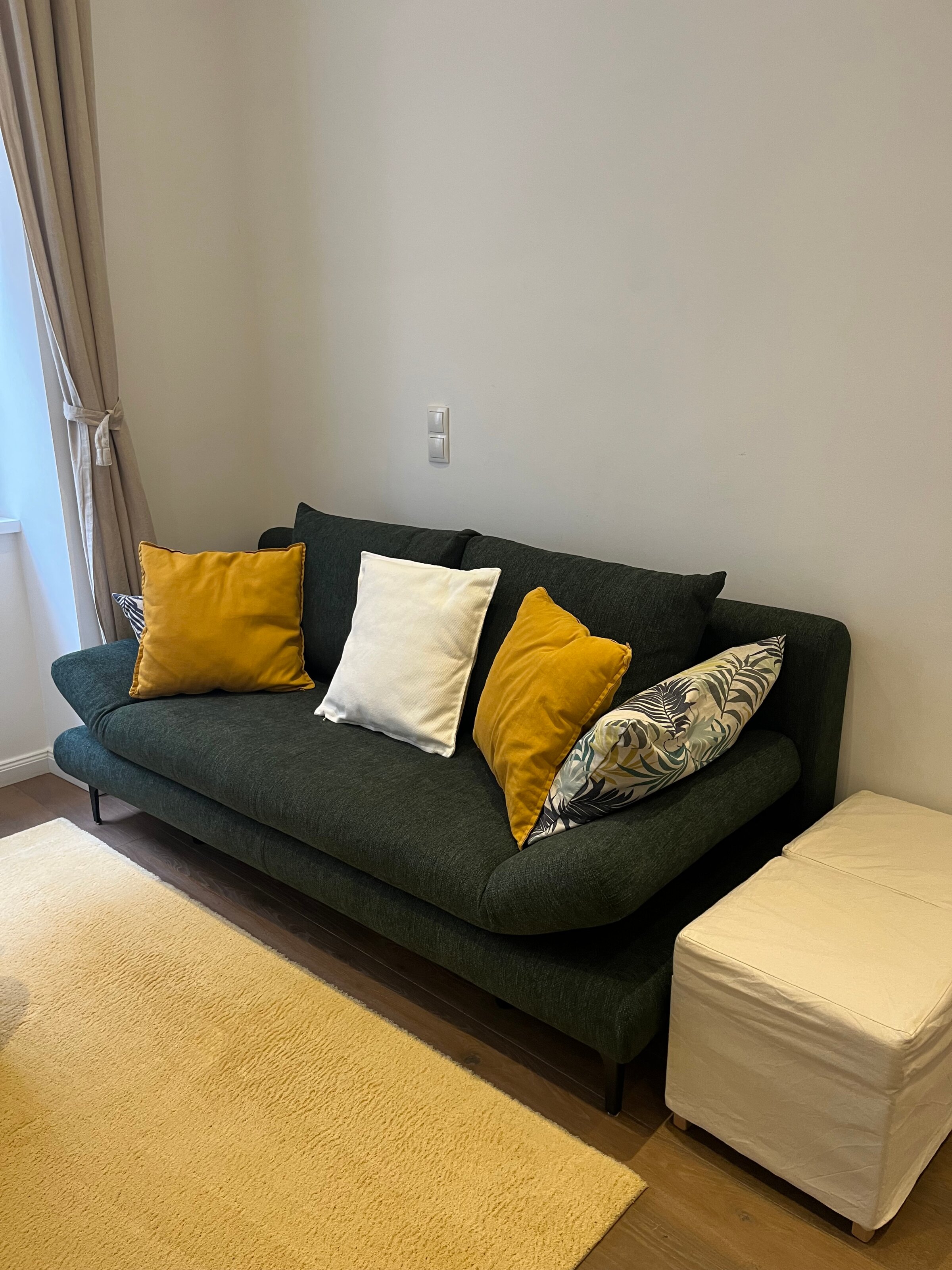 Living/dining room: Sofa
