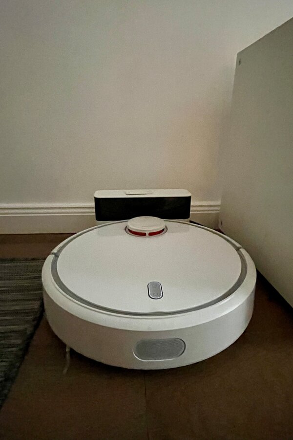 Robot vacuum cleaner