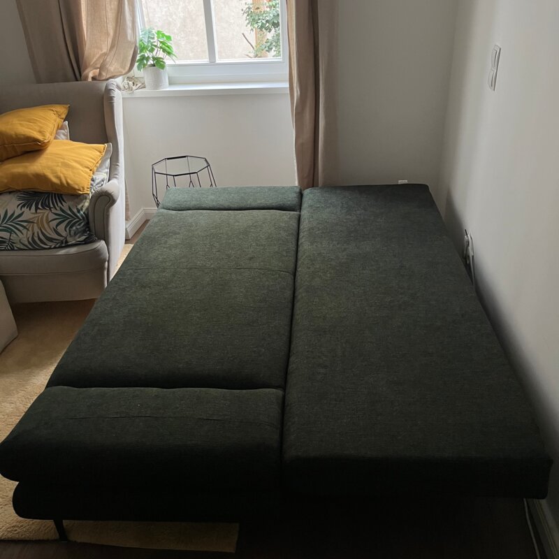 Living/dining room: Sofa