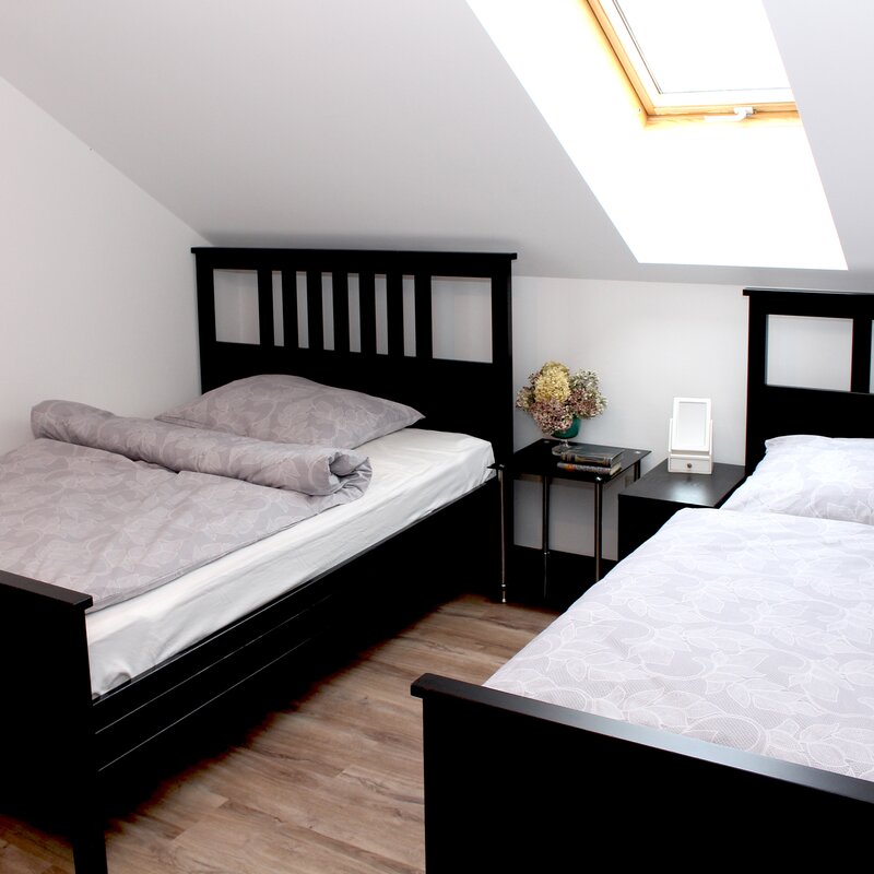 Schlafzimmer 1