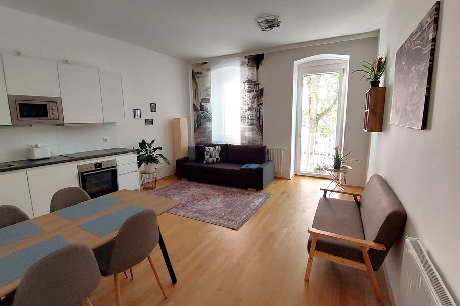Bright 2-room apartment with open kitchen & balcony – short-term rental Vienna, temporary housing for 1 to 6 months