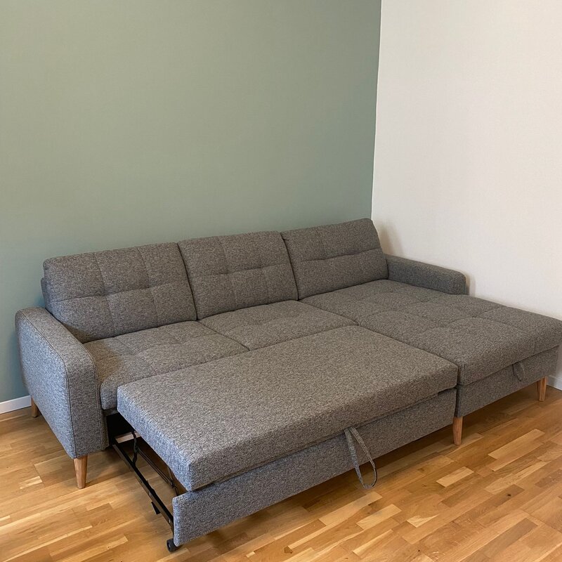 Pull-out couch