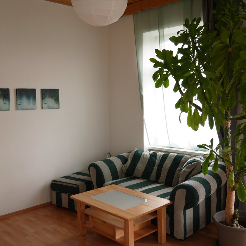 Wohnzimmer mit Sofa