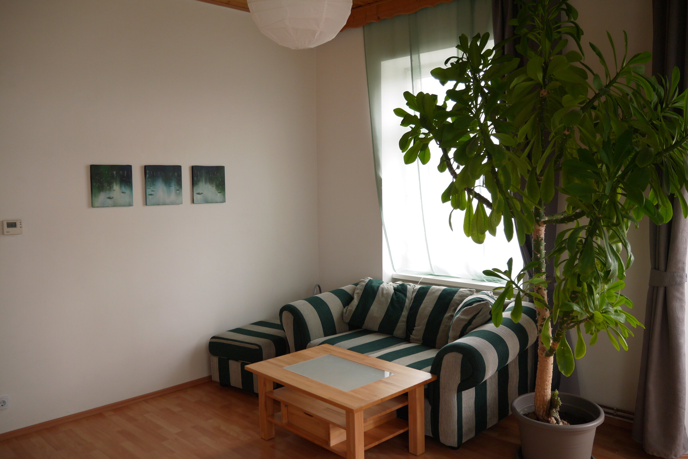Wohnzimmer mit Sofa