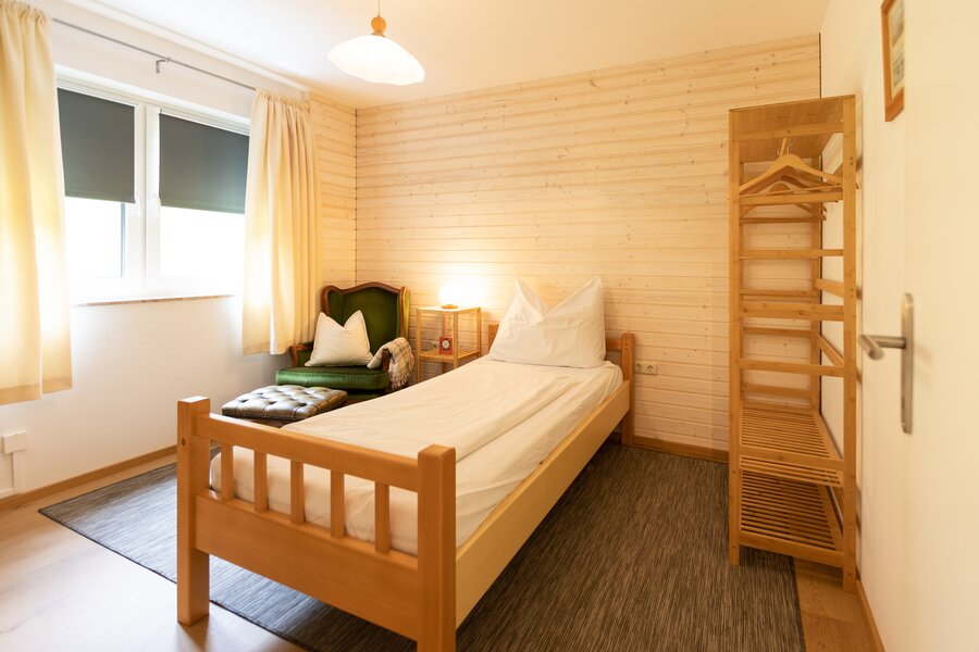 Room with single bed