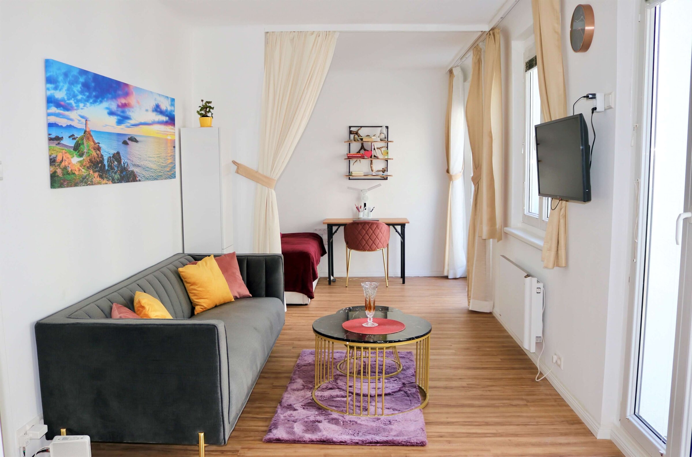 Cozy atmosphere with exit to the terrace | © ARIZE