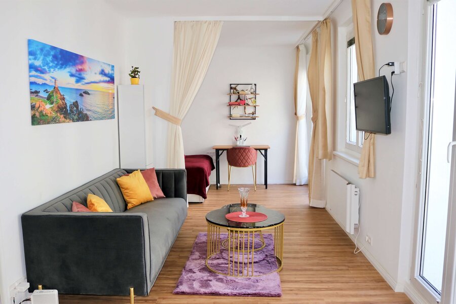 Cozy atmosphere with exit to the terrace | © ARIZE