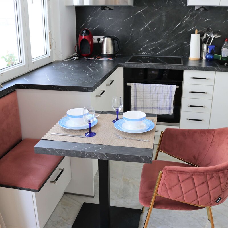 With dishwasher, fridge with freezer, induction cooker, microwave, Nespresso machine, washing machine