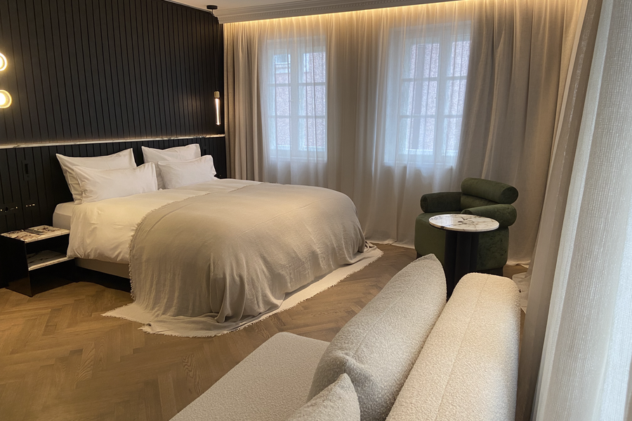 Stilvoll möbliertes Schlafzimmer im Studio Apartment – Kurzzeitmiete & Wohnen auf Zeit für 1 bis 6 Monate in Salzburg