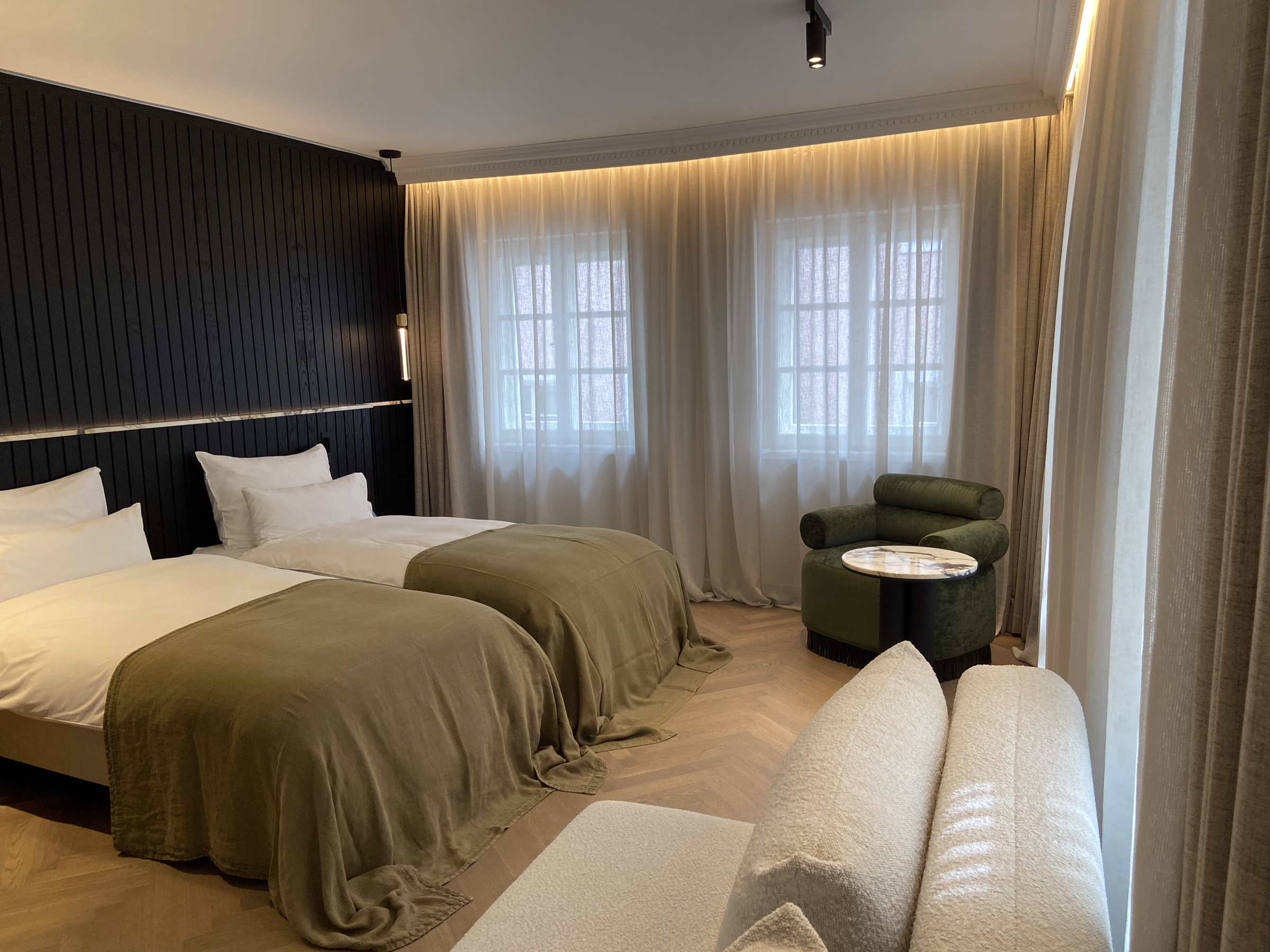 Modern 1-room apartment with twin beds & elegant design – short-term rental & temporary housing for 1 to 6 months in Salzburg