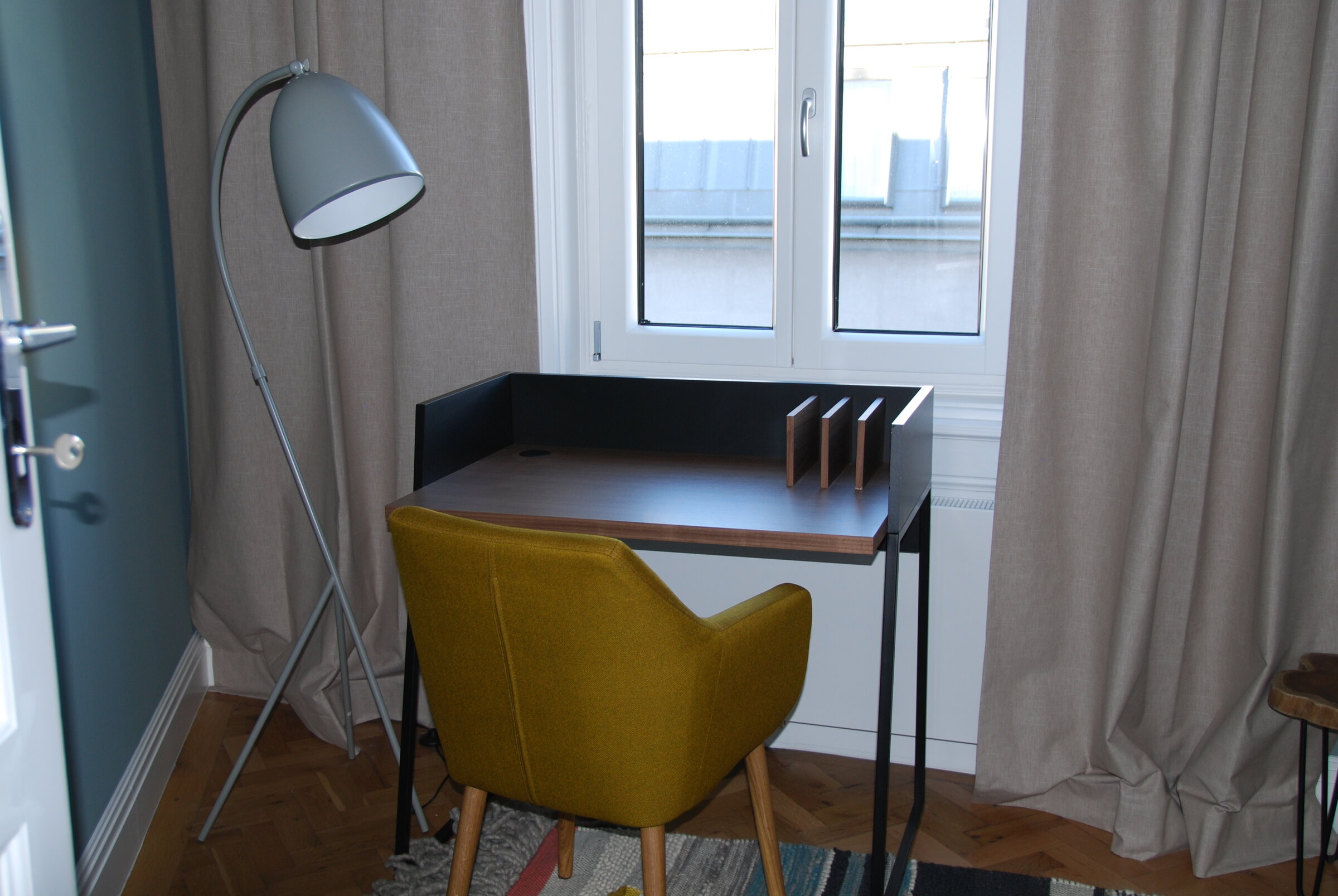 writing desk