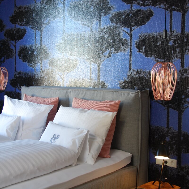 bedroom with box springbed for 2