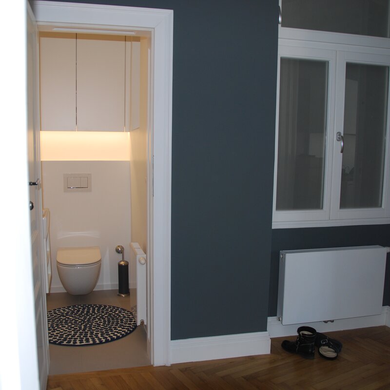 anteroom with toilet