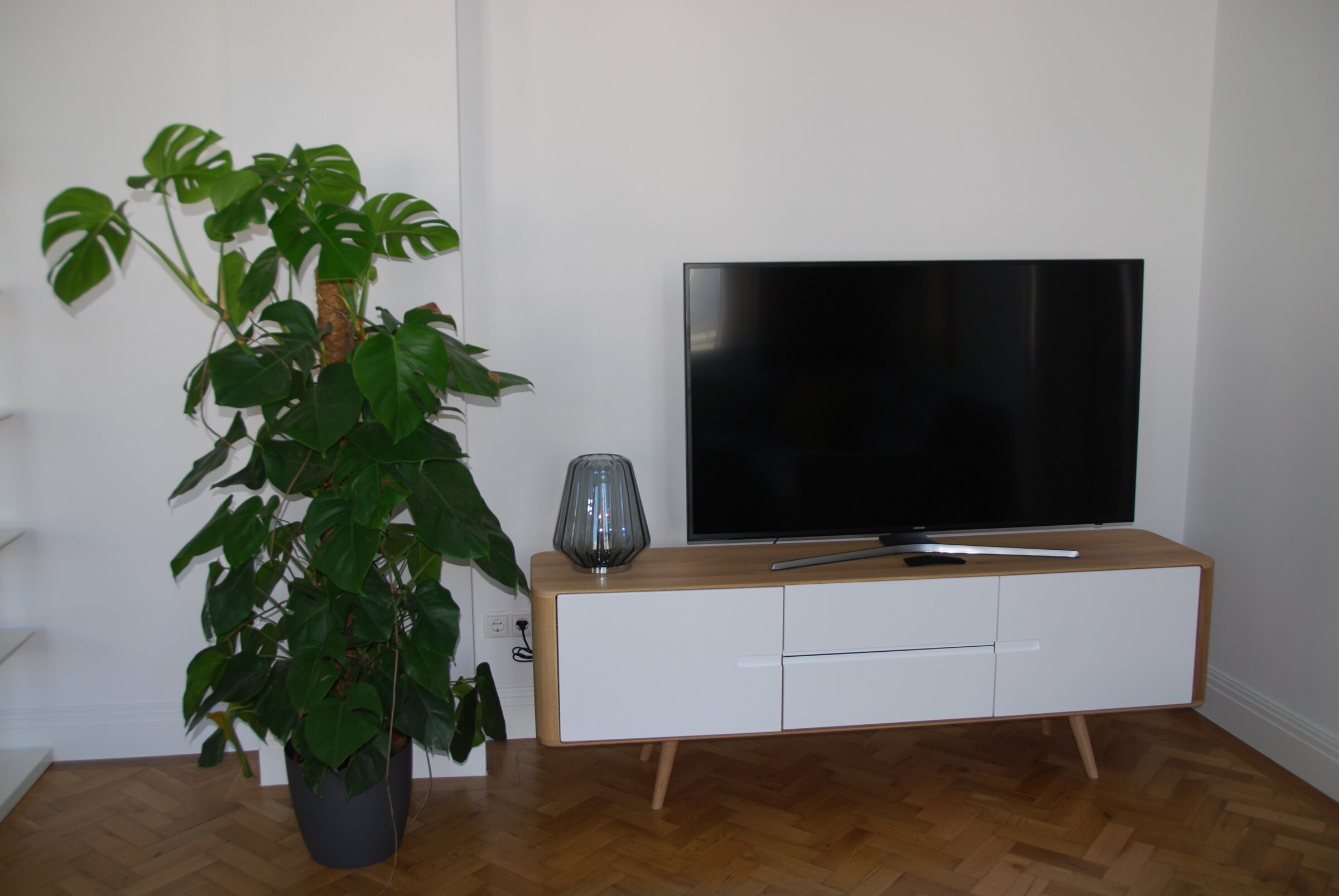 Tv low board