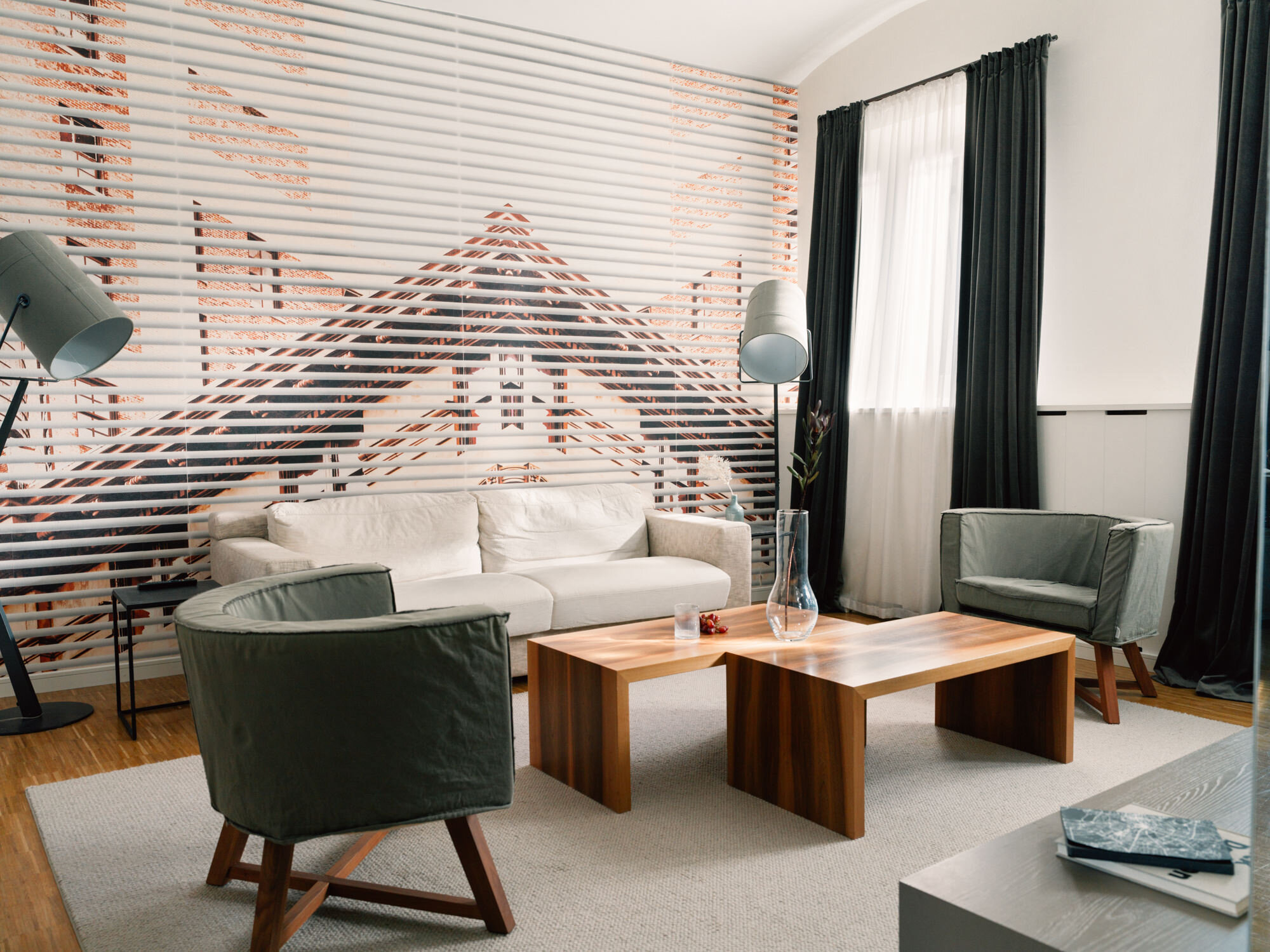 Stilvolles Wohnzimmer mit Designermöbeln – 2-Zimmer Apartment zur Kurzzeitmiete, Wohnen auf Zeit für 1 bis 6 Monate in Wien