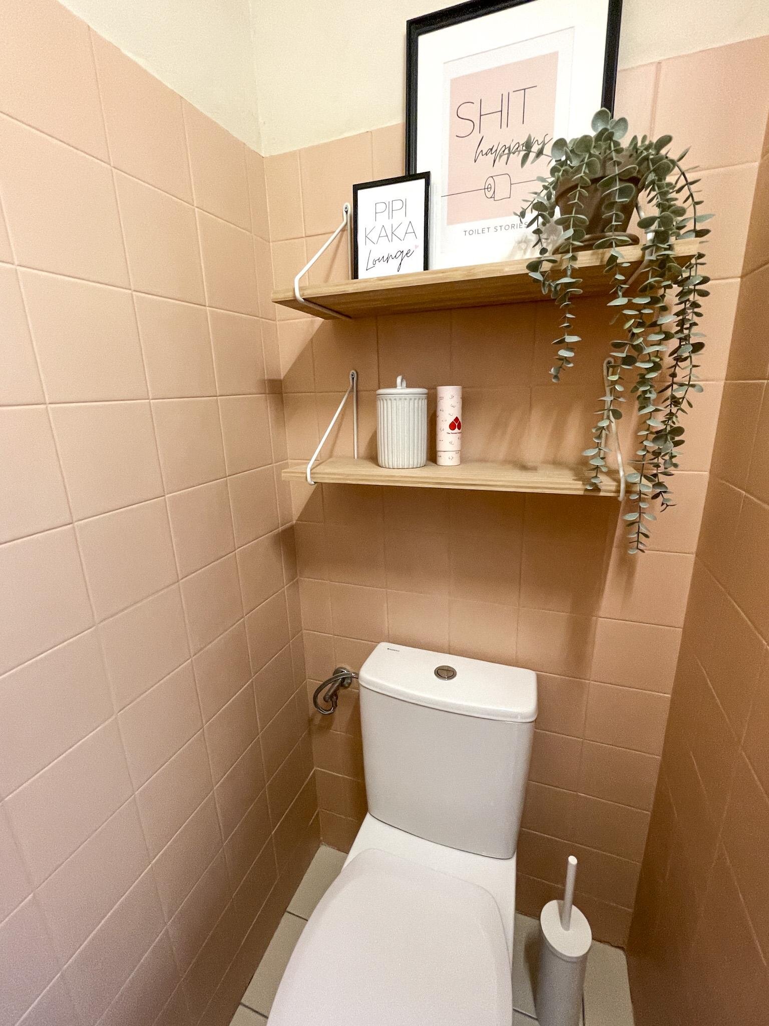 Toilette (getrennt vom Badezimmer)