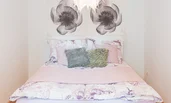 Double bed 160 x 200 cm