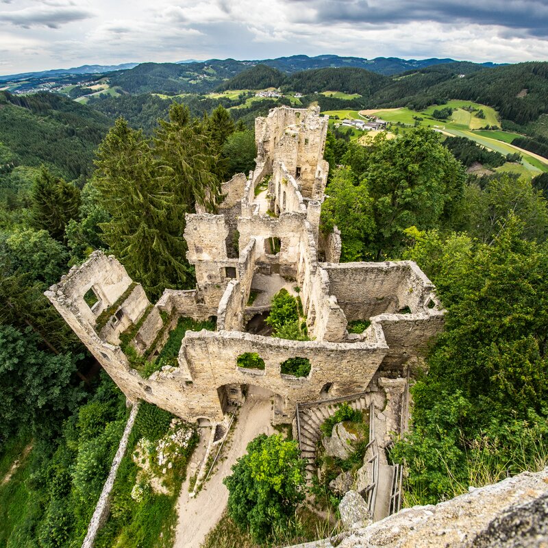Burgruine in der Nähe