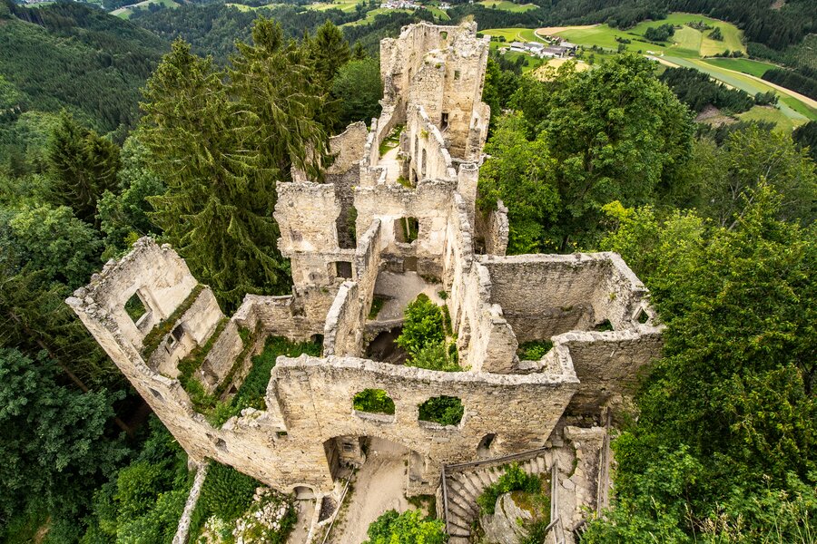 Burgruine in der Nähe