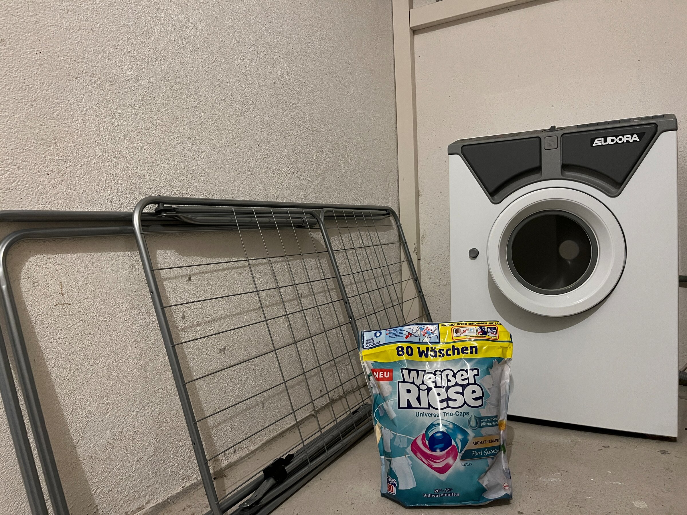 washing mashine with detergent