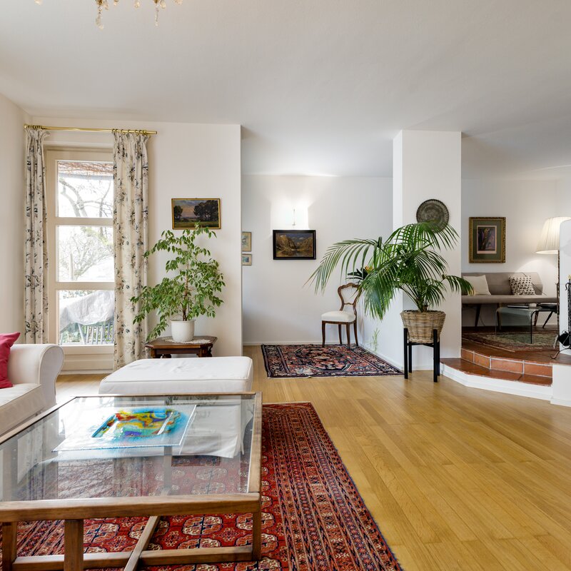 Wohnraum mit Ausgang zur Terrasse