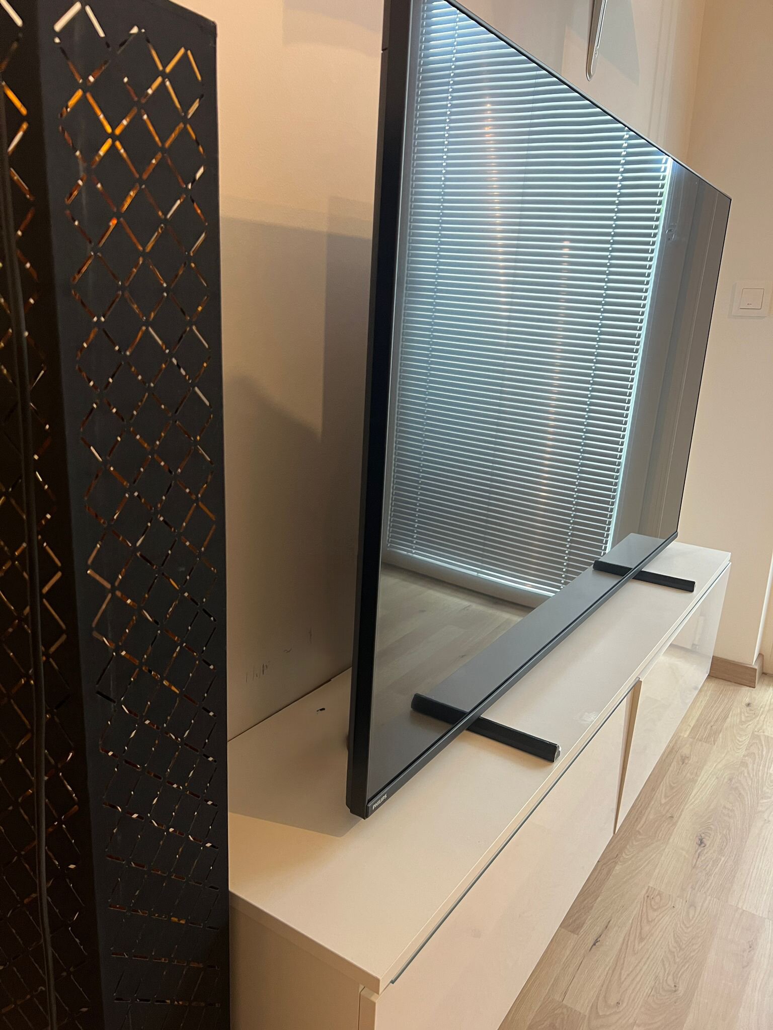 55 Zoll Philips Smart TV mit Ambilight