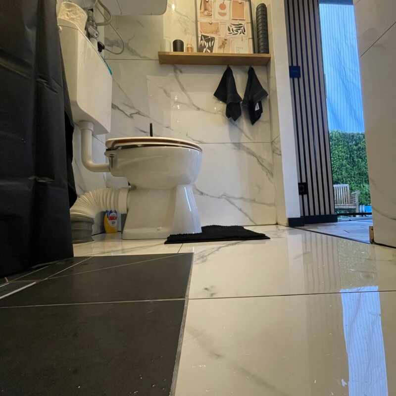 Bad mit WC und Dusche