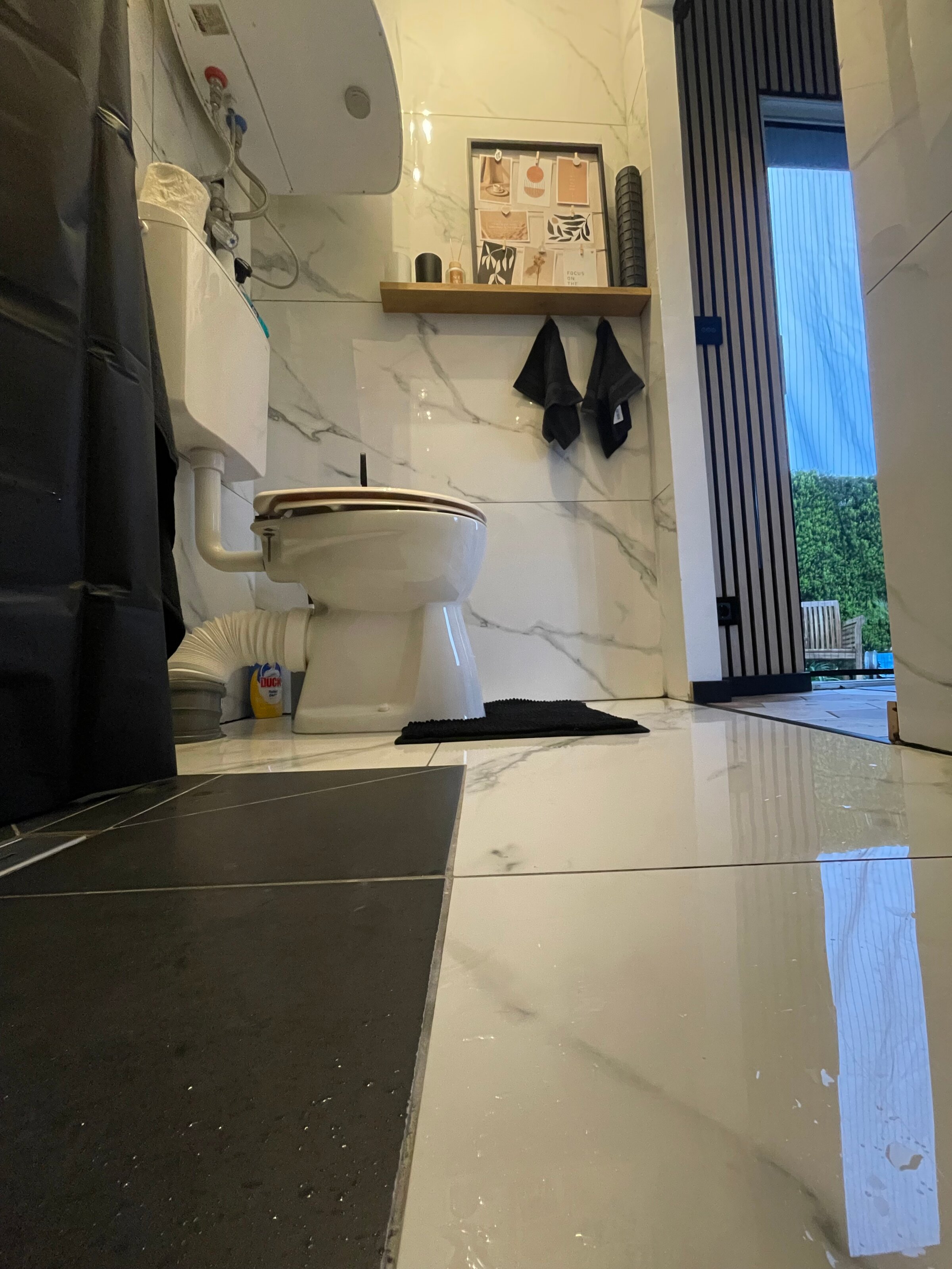 Bad mit WC und Dusche