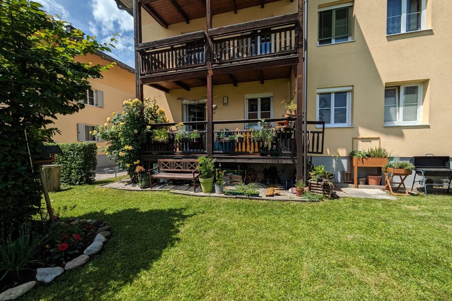 Neat garden & wooden balcony: 2-room apartment for short-term rental – temporary housing for 1 to 6 months in Seekirchen