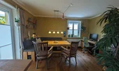 Küche/Essbereich und Arbeitsplatz