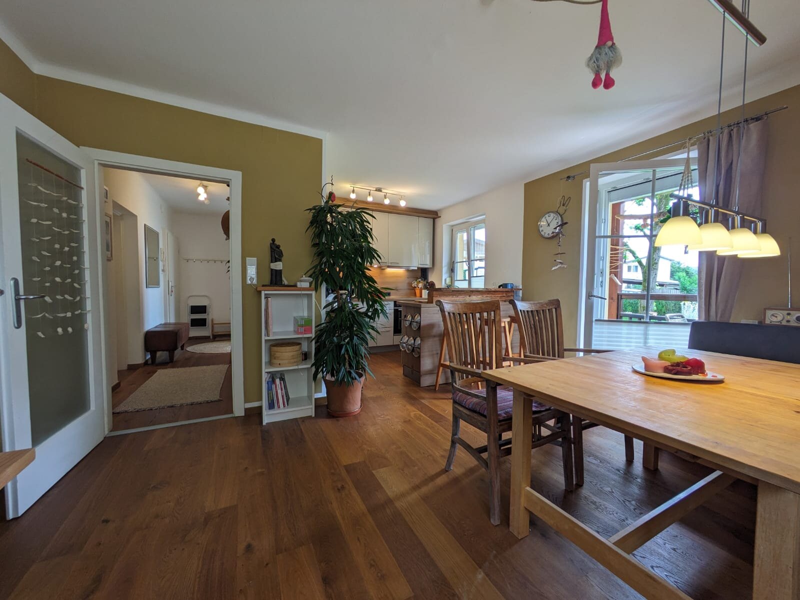 Living kitchen overview