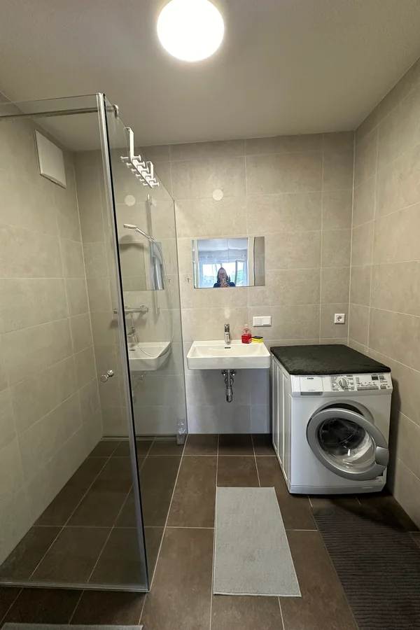 Bad mit Dusche 