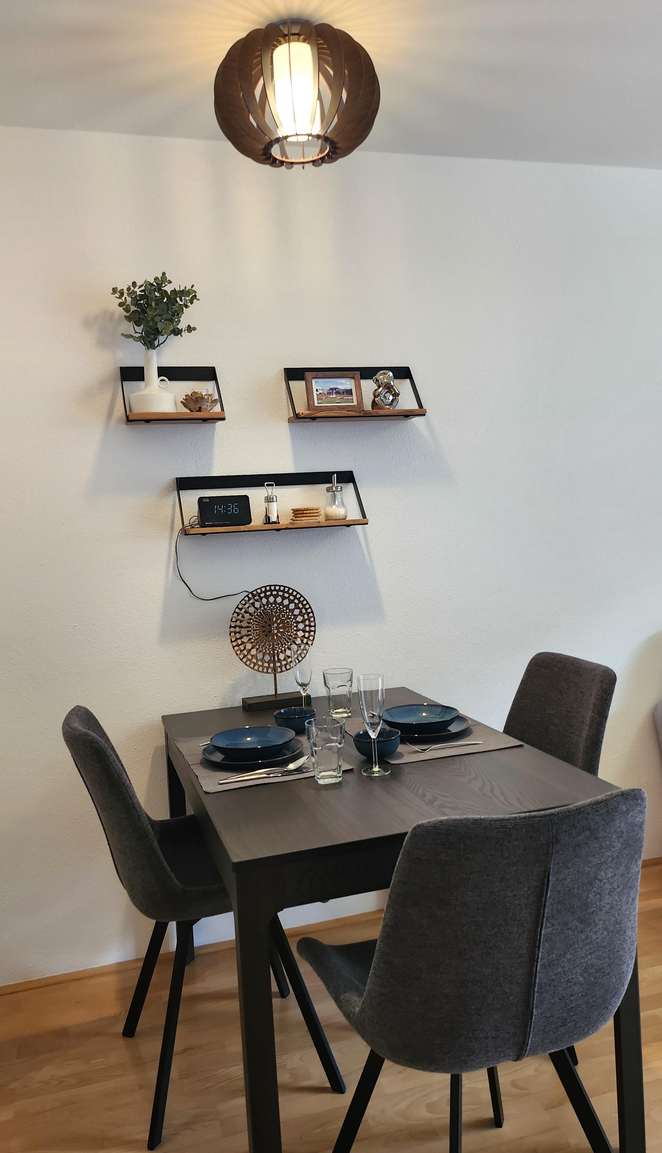 Esstisch im Wohnzimmer