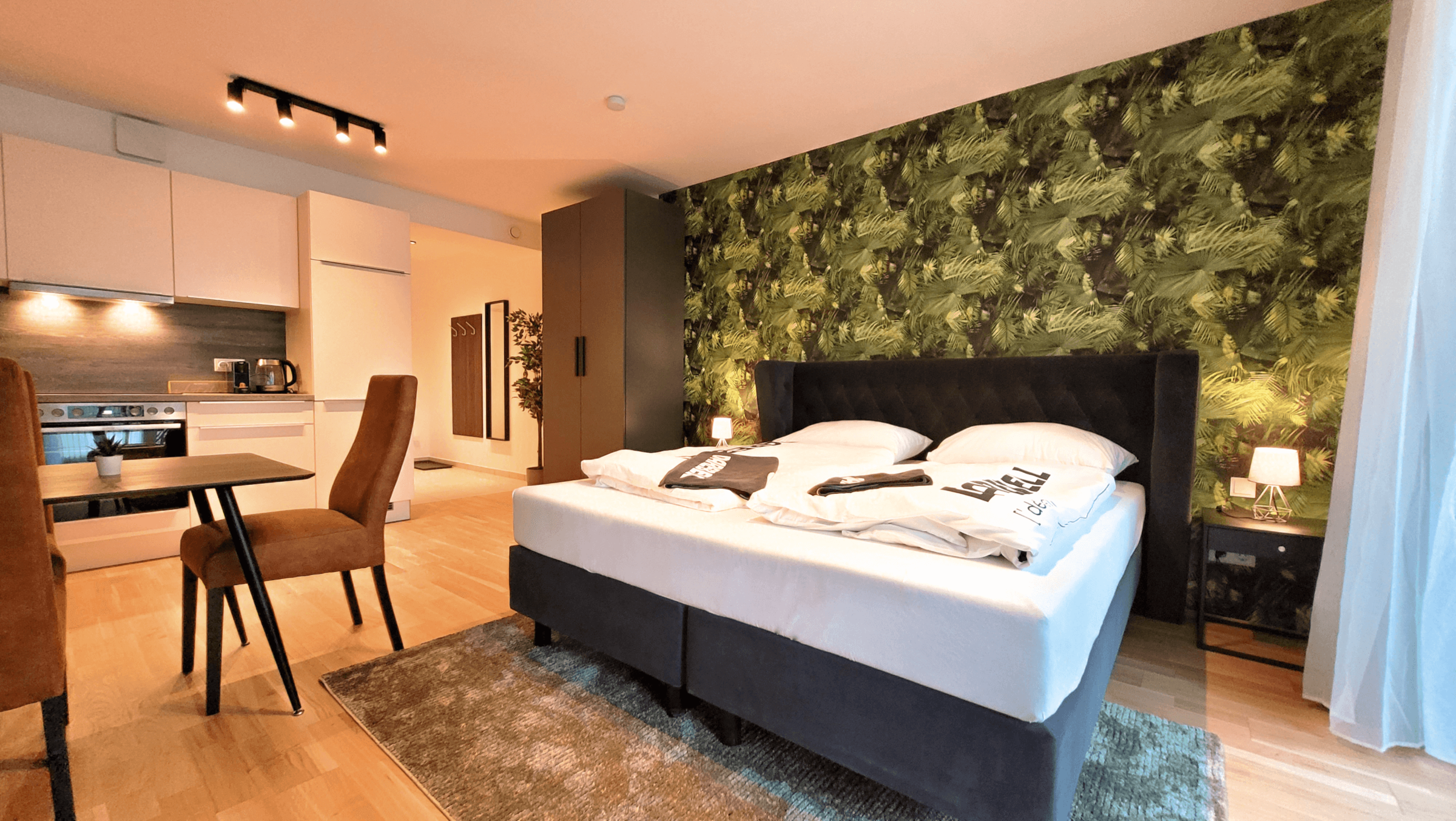 Fully-furnished 1-Room Apartment with Balcony in Lend 