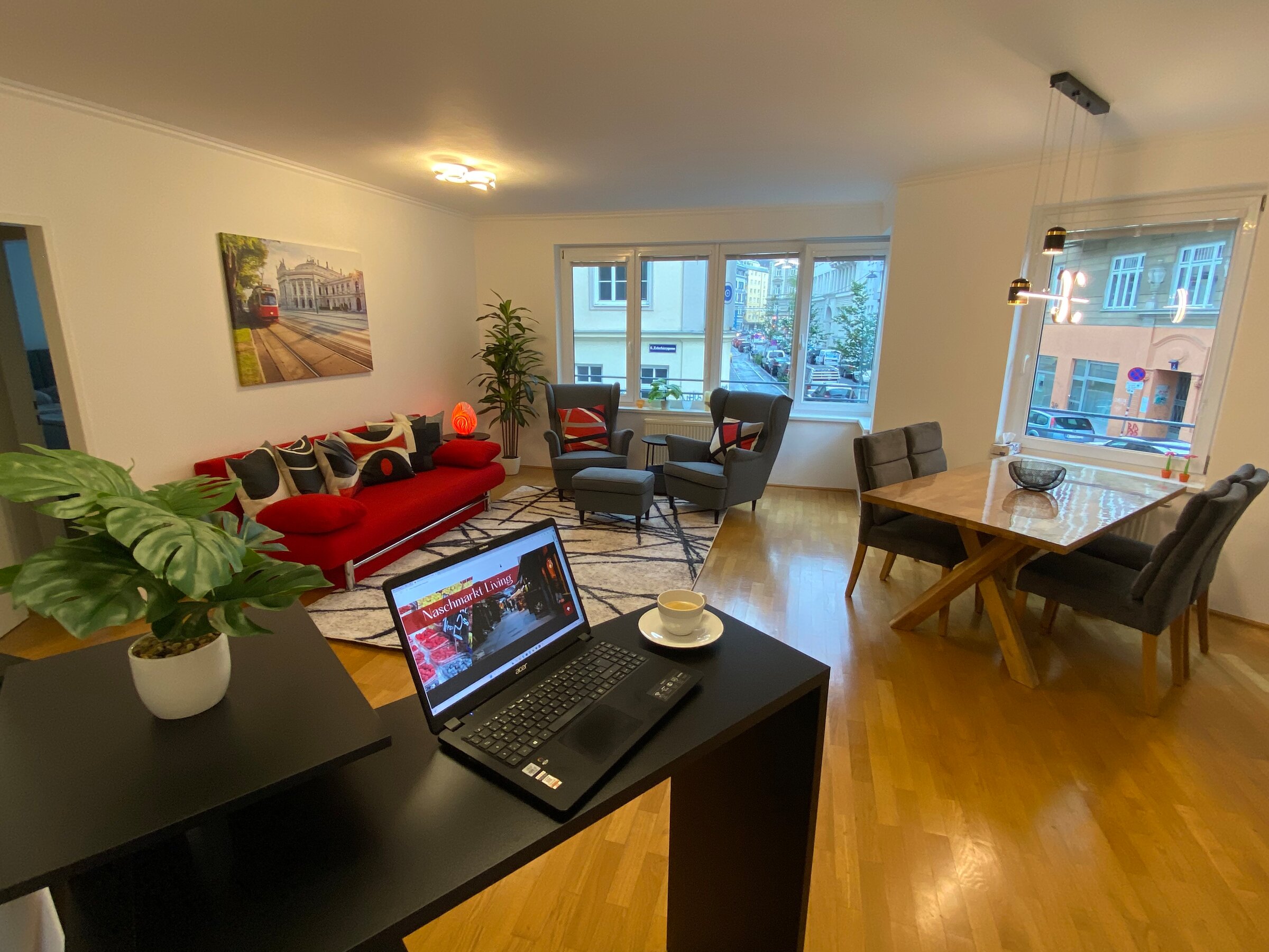 Raum für Wohnen, Essen, Arbeiten, Entspannten | © Naschmarkt Living