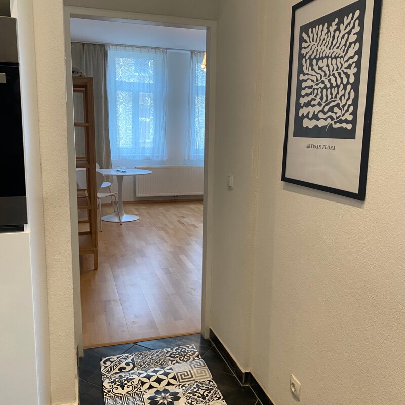 Blick ins Wohn- und Schlafzimmer