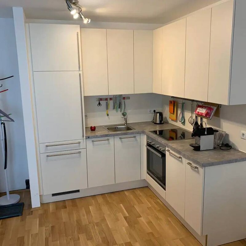 Gefrierschrank, Nespressomaschine,, Wasserkocher, Toaster, Geschirr und Gläser, Kochgeschirr, Besteck