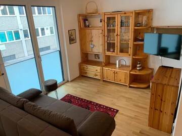 Schlafsofa, TV, W-Lan, Heizung, Klimaanlage, Gläser, Vasen, Geschirrtücher, Servietten, Sets, Tischtuch, Schüssel, Tortenteller