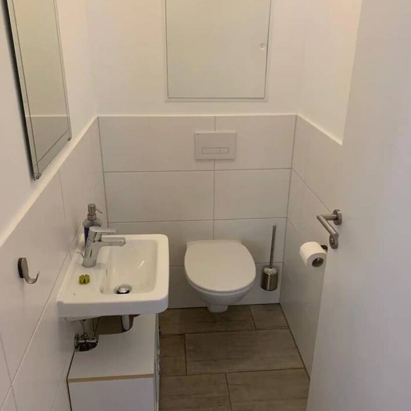 Vom Wohnraum aus zu betreten, Reinigungsprodukte, Seife, Conditioner, Warmwasser, Heizung 