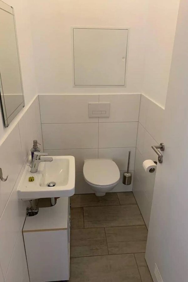 Vom Wohnraum aus zu betreten, Reinigungsprodukte, Seife, Conditioner, Warmwasser, Heizung 